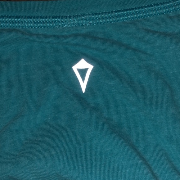 ivivva shirt - Picture 3 of 4